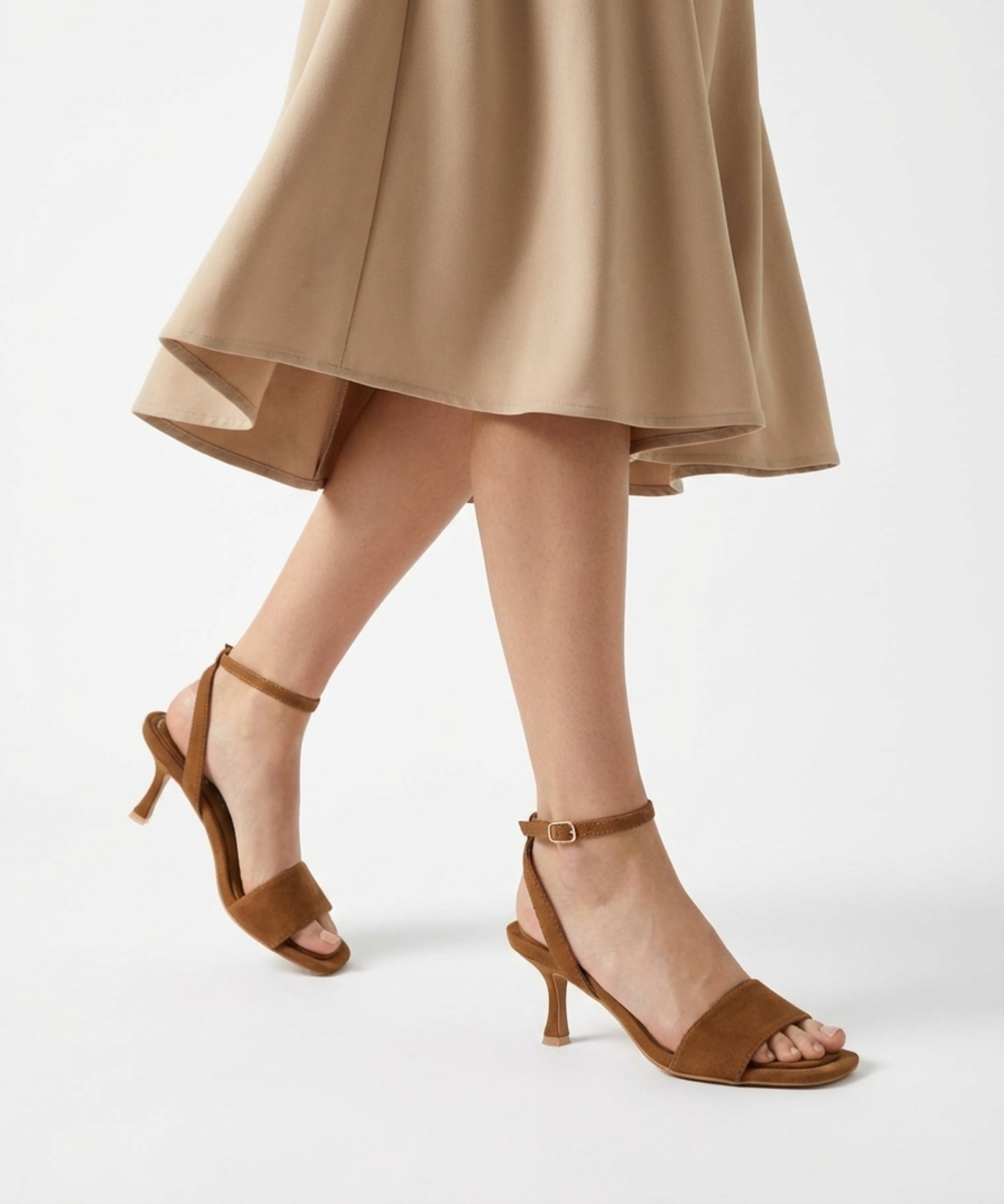 Sandalia tac&oacute;n medio image number null